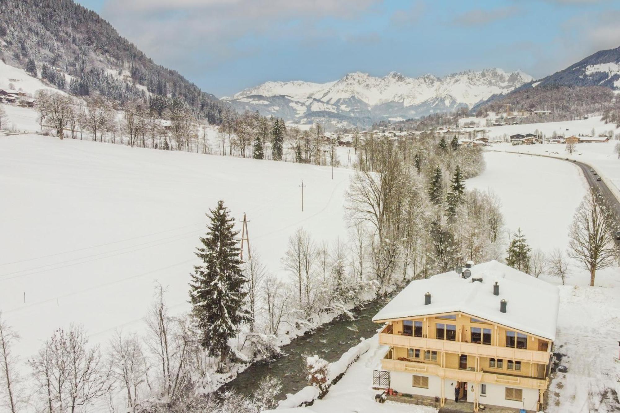 Alte Bildhauerei Apartment Aurach bei Kitzbuehel Exterior photo